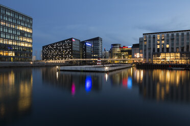 Denmark, Copenhagen, in the evening - FC000993