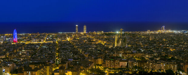 Spanien, Barcelona, Panoramablick auf die Stadt - YRF000123