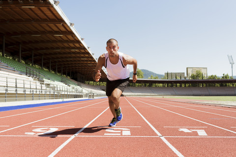 Junger Sportler beim Laufen, Tratan-Rennen, lizenzfreies Stockfoto