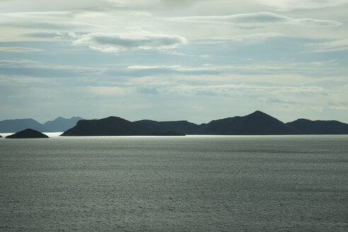 Kroatien, Dubrovnik, Blick auf die Inseln - CHPF000251