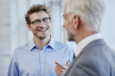 Two businessmen talking together - RORF000215