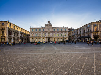 Italy, Sicily, Catania, Piazza del Doumo, University - AMF004958