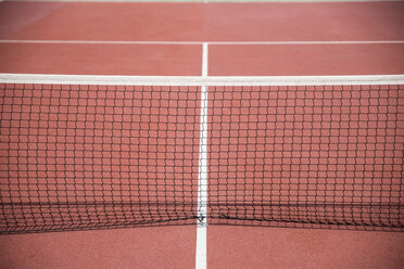 Tennis net on a clay court - CHPF000252