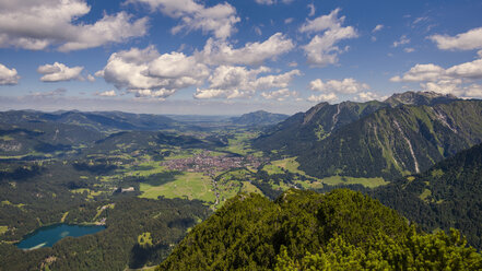 Germany, Bavaria, Allgaeu, Iller Valley, Oberstdorf and Freiberg lake, panoramic view from Himmelschrofen - WGF000928