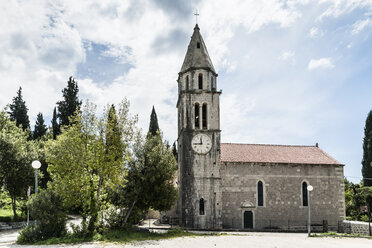 Kroatien, Trsteno, Blick auf die Kirche - CHPF000253