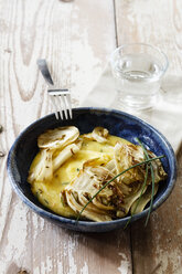 Polenta mit karamellisiertem Fenchel in Schale - EVGF003028