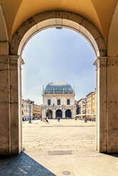 Italien, Brescia, Blick auf den Palazzo della Loggia an der Piazza della Loggia - CST001103