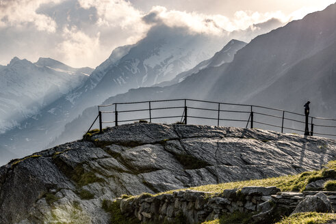 Schweiz, Graubünden, Schweizer Alpen, Parc Ela, Aussichtspunkt - CSTF001124