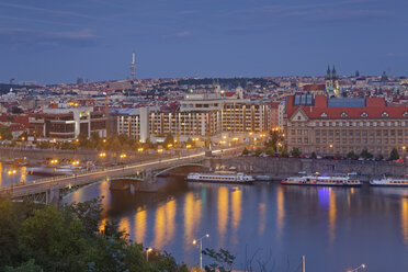 Tschechische Republik, Prag, Fluss Vlatva und Cechuv most-Brücke - GF000721