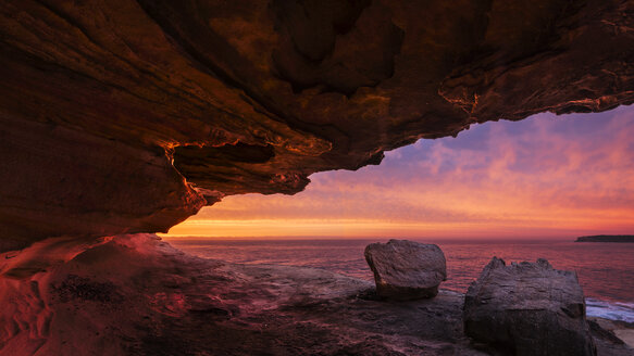 Australia, New South Wales, Maroubra, coast at sunset - GOAF000016