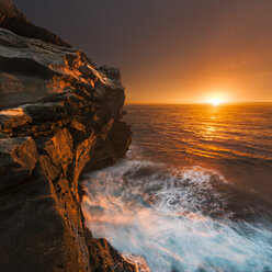 Australia, New South Wales, coast at sunrise - GOAF000018