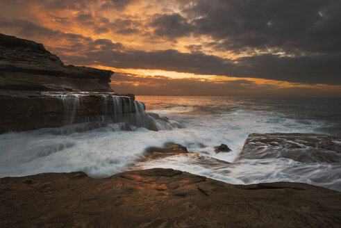 Australia, New South Wales, Maroubra, coast at sunet - GOAF000022