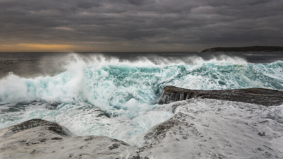 Australia, New South Wales, Maroubra, coast, stormy, waves in the evening - GOAF000026