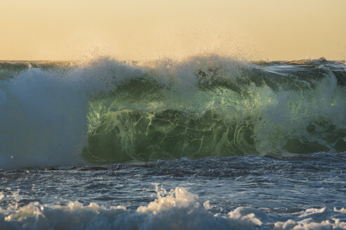 Australia, New South Wales, Sydney, high surf - GOAF000041