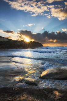 Australia, New South Wales, Tamarama, Beach at sunset - GOAF000047