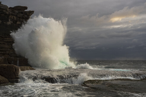 Australia, New South Wales, Clovelly, Shark point in the evening - GOAF000055