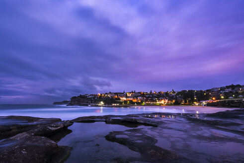 Australia, New South Wales, Sydney, Bronte beach and Coogee in the background in the evening - GOAF000059