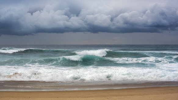 Australia, New South Wales, Sydney, Tasman Sea, beach, waves and dark clouds - GOAF000060
