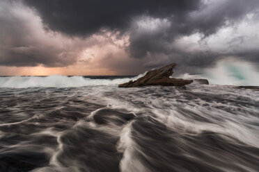 Australien, New South Wales, Maroubra, Strand am Abend - GOAF000066