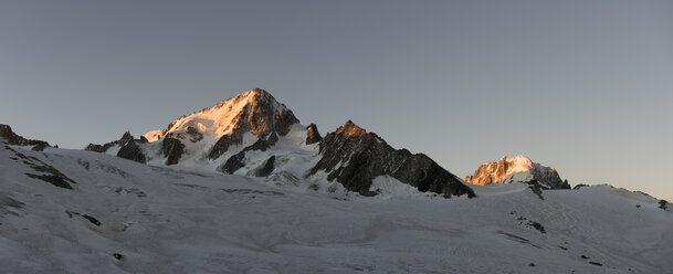 Frankreich, Chamonix, Aiguille du Chardonnet - ALRF000657