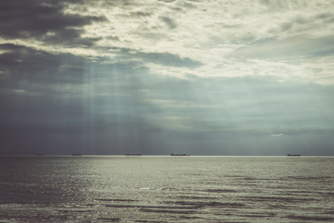 Schiffe auf dem Meer, lizenzfreies Stockfoto