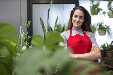 Portrait of a young florist in her shop - ZEF009511