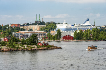 Finnland, Helsinki, Westhafen, Fähren und Kreuzfahrtschiffe - CSTF001153