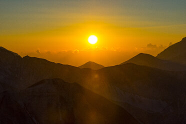 Italy, Abruzzo, Gran Sasso e Monti della Laga National Park, Sunset on Mt Pizzo Cefalone - LOMF000353