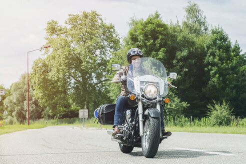 Biker on the road - JUNF000578