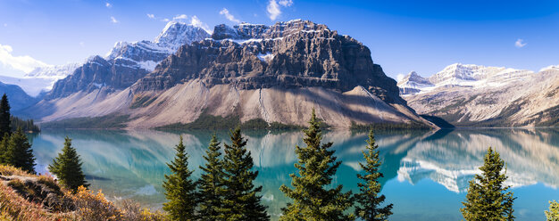 Canada, Alberta, Rocky Mountains, Banff National Park, Bow Lake - SMAF000536