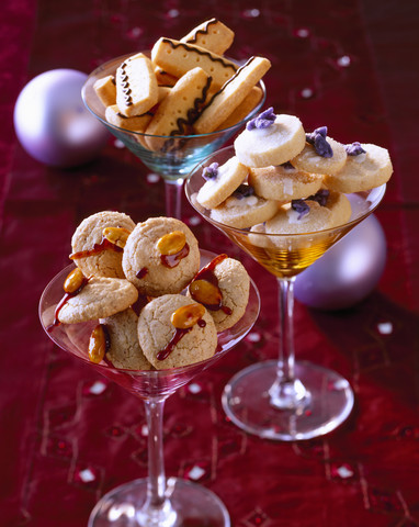 Auswahl an verschiedenen Weihnachtsplätzchen, lizenzfreies Stockfoto