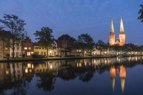 Germany, Luebeck, old town with Cathedral and river Trave at dusk - PCF000266