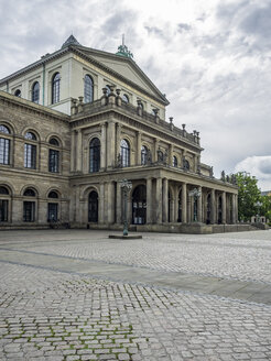 Deutschland, Niedersachsen, Hannover, Staatsoper - KRPF001768