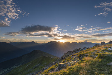 Österreich, Tirol, Sonnenuntergang am Venet - MKFF000333