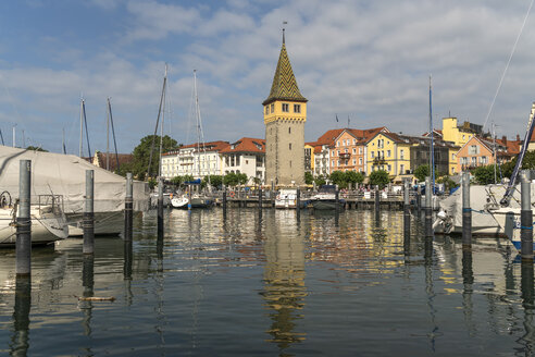 Germany, Bavaria, Lindau, old town, harbour and tower Mangenturm - PCF000267
