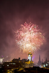 UK, Schottland, Edinburgh, Feuerwerk zum Edinburgh International Festival - SMAF000577