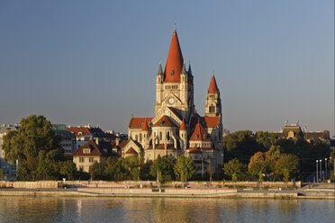 Österreich, Wien, Kirche St. Franz von Assisi - GFF000748