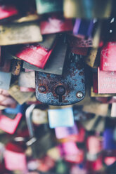 Love locks, close-up - RTBF000289