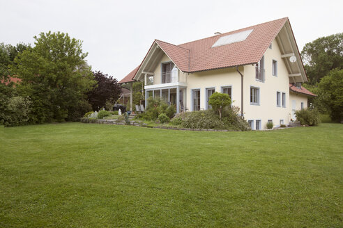 Residential house with garden - RBF005141