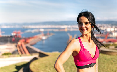 Portrait of an female athlete - MGOF002335