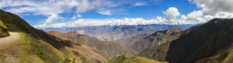 Peru, Chachapoyas, Bergpass über die Anden - FOF008467