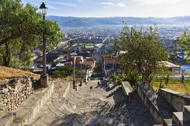 Peru, Cajamarca, Blick vom Cerro Santa Apolonia - FOF008475