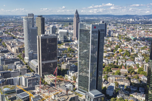 Deutschland, Frankfurt, Blick auf die Stadt mit Finanzviertel vom Maintower - MAB000394