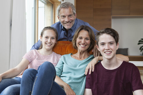 Portrait of happy family at home - RBF005163