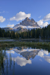 Italien, Dolomiten, Drei Zinnen bei Morgenlicht - RUEF001752