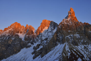 Italien, Trentino, Dolomiten, Passo Rolle, Berggruppe Pale di San Martino mit Cimon della Pala - RUEF001757