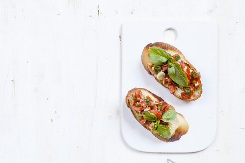 Frische Bruschetta mit Zutaten - SBDF03061