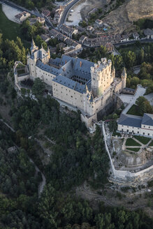 Spanien, Segovia, Luftaufnahme des Alcazar - ABZ01220