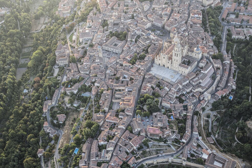 Spanien, Segovia, Luftaufnahme der Kathedrale - ABZF01222