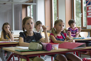 Attentive pupils at classroom - SARF02878